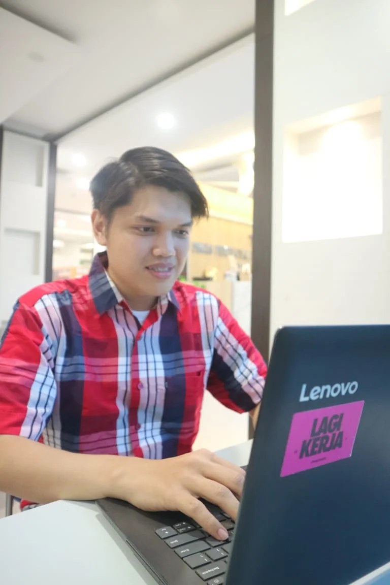 Merespons Ironi Pasar Kerja: Membangun Resiliensi Profesional Lewat Jalan “Freelance”